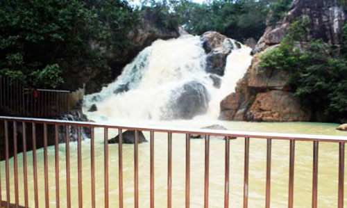 Sana Ghagara waterfall